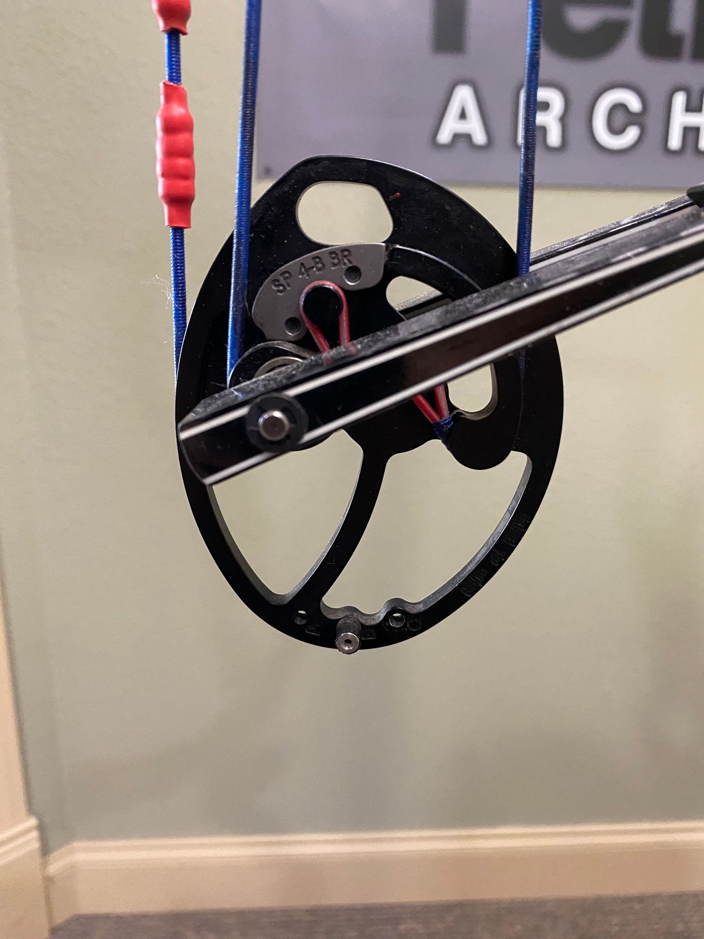 Hoyt Podium X Elite 40 Compound Target Bow - Right Hand, 60lb | Silver (Used)