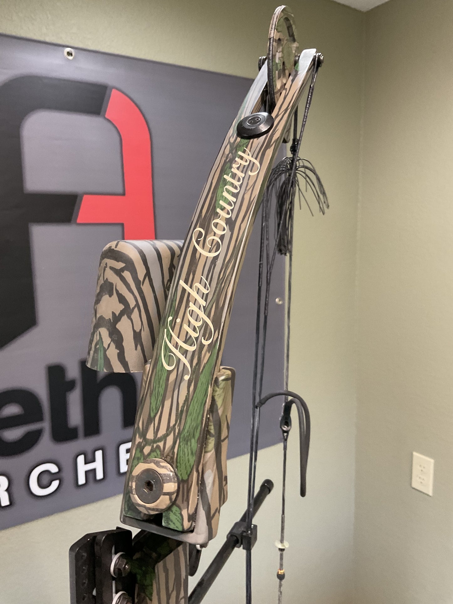 High Country Force 60Lb, RH, 29"DL (Used)