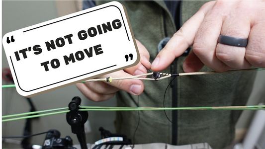 Tying in a peep sight on a compound bow string