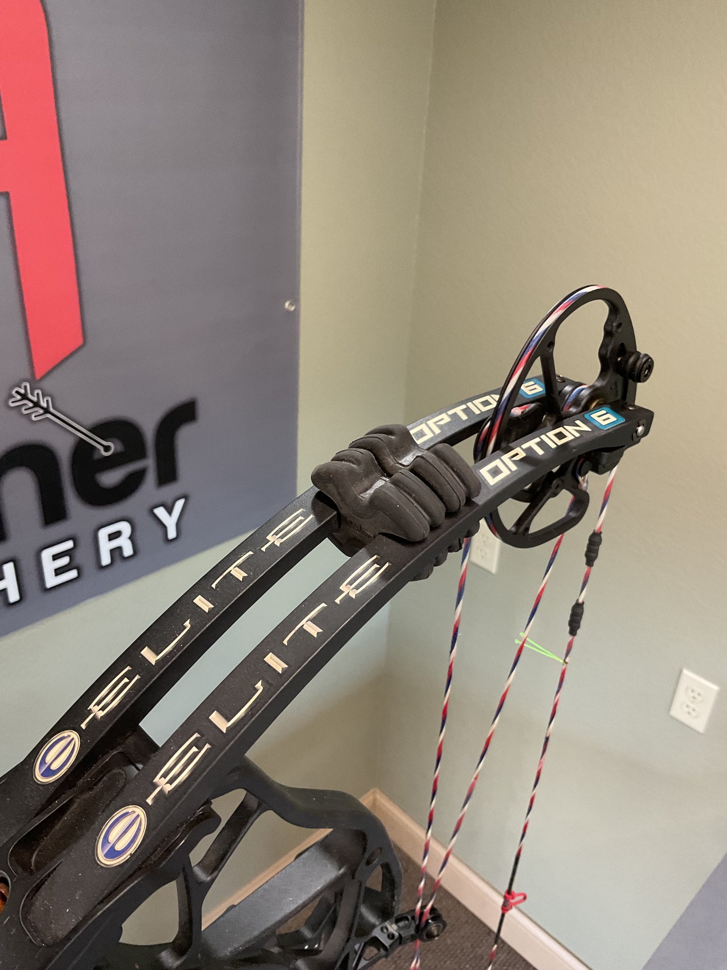 Elite Option-6 RH 70LB 29DL Black