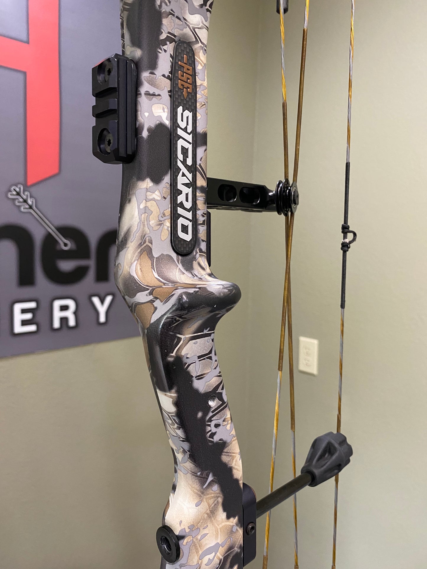 PSE Sicario FDS Compound Bow – Used | Right Hand, Kryptek Skyfall