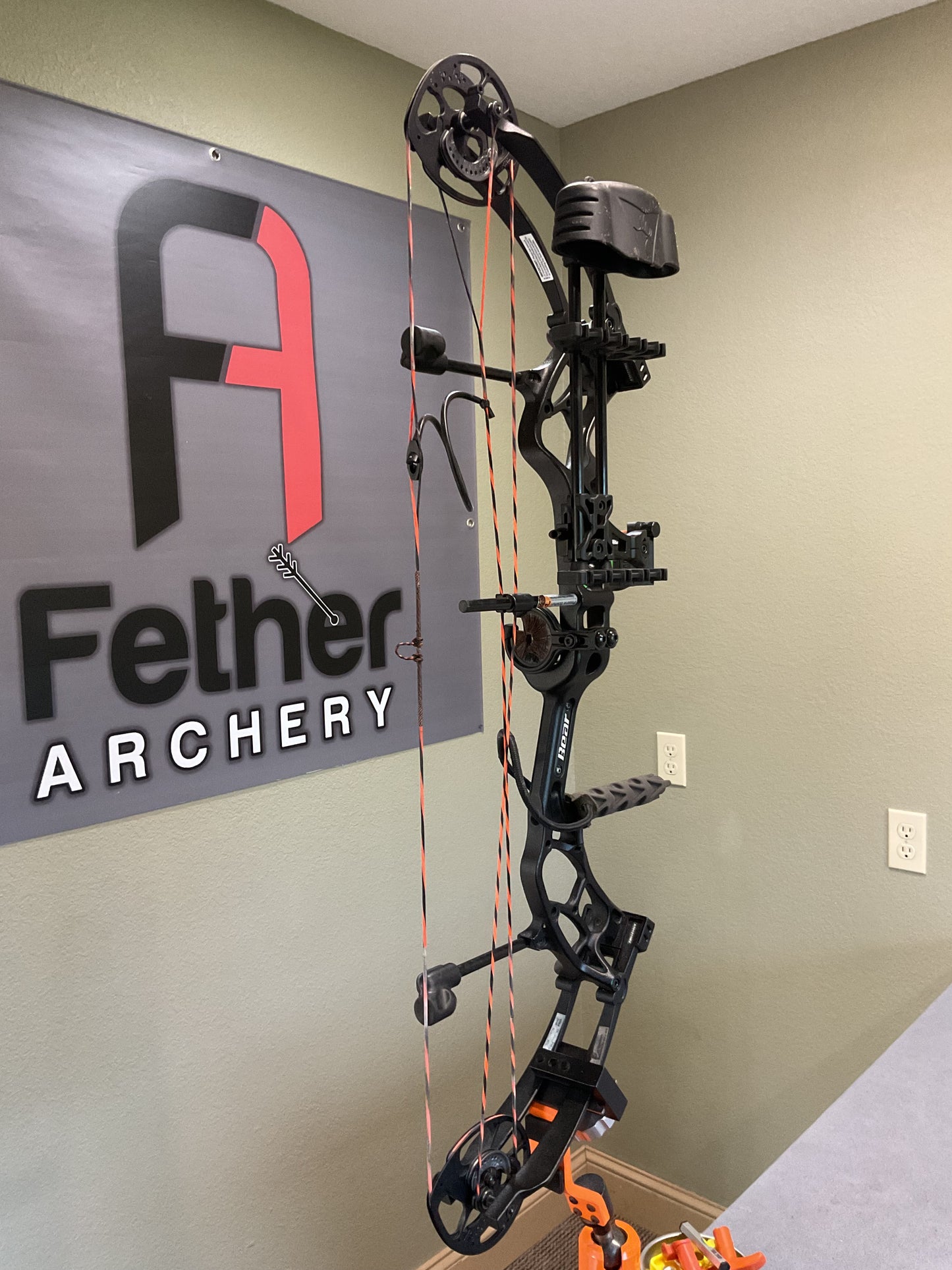 Bear Archery Threat RTH Compound Bow — 70lb RH