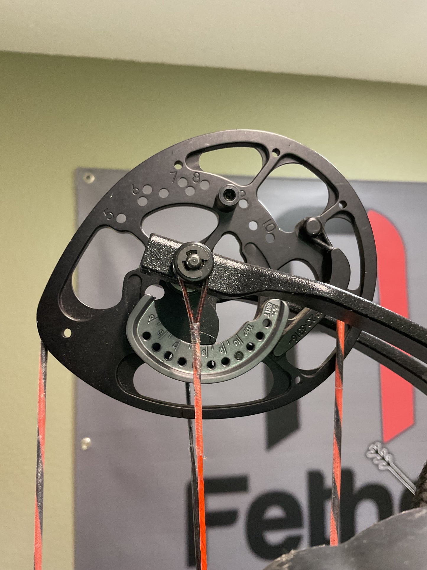 Bear Archery Threat RTH Compound Bow — 70lb RH