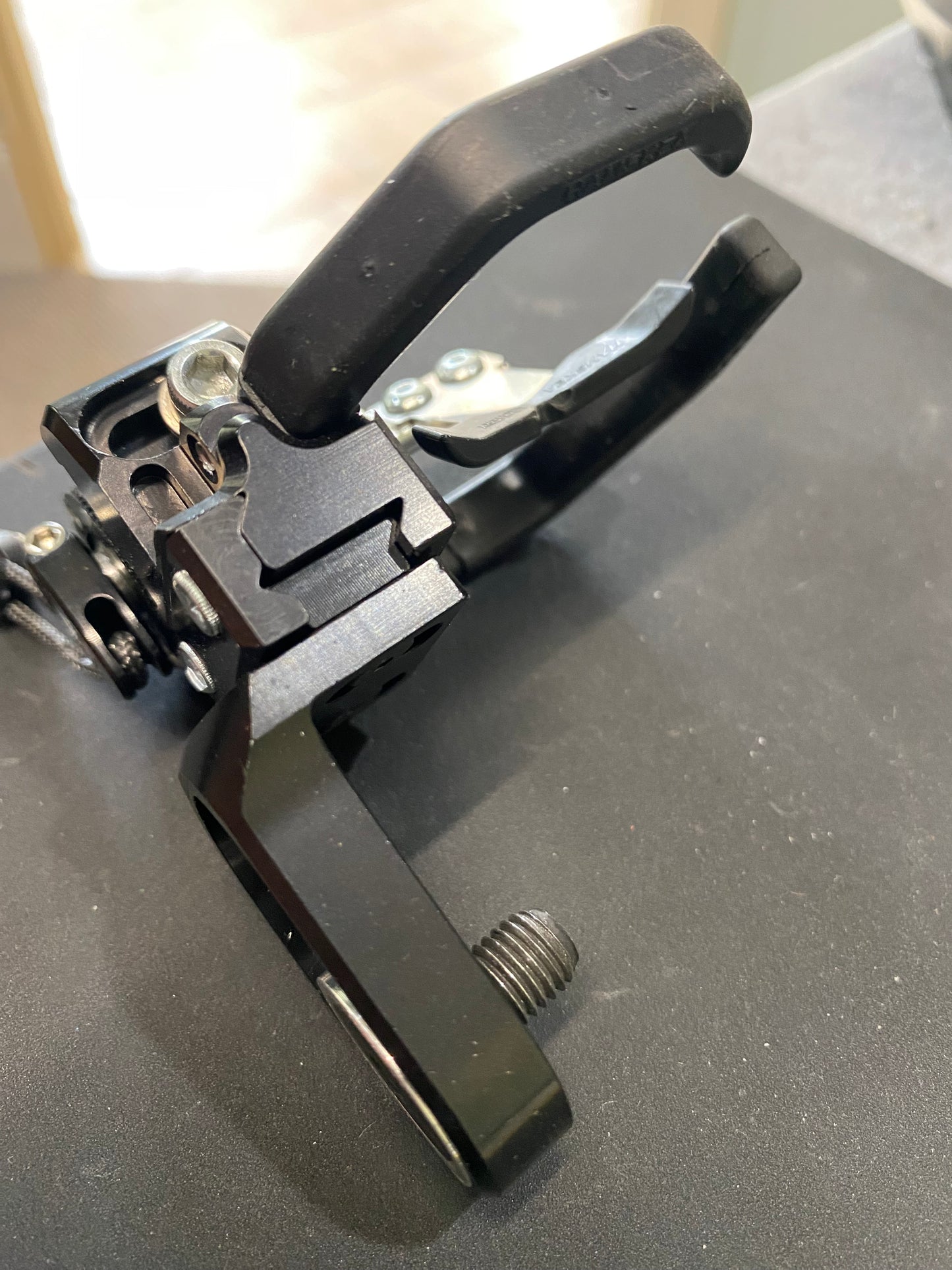 Hamskea Everest Drop Away Arrow Rest - Right Hand | Used