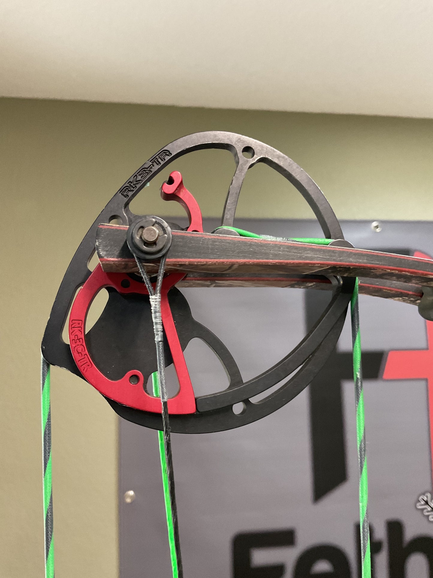 Hoyt Vector Turbo Compound Bow - Used | Right Hand 65lb