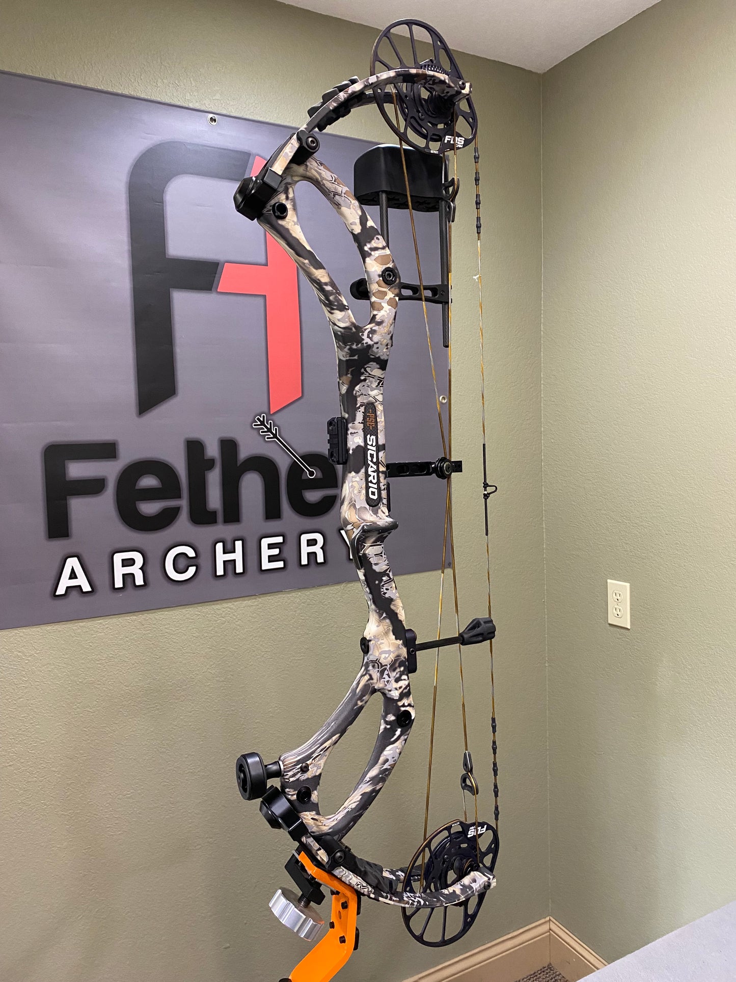PSE Sicario FDS Compound Bow – Used | Right Hand, Kryptek Skyfall