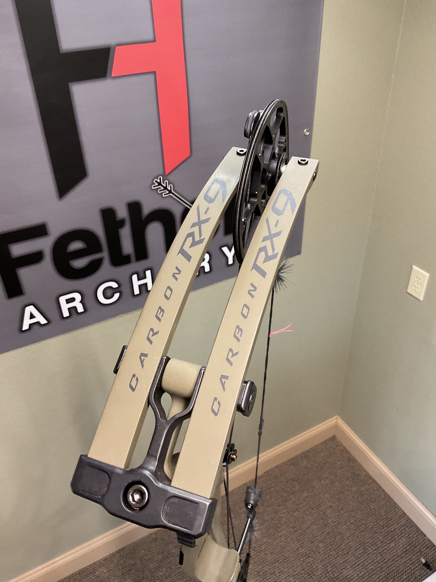 Hoyt RX-9 Ultra RH 70lb Wilderness