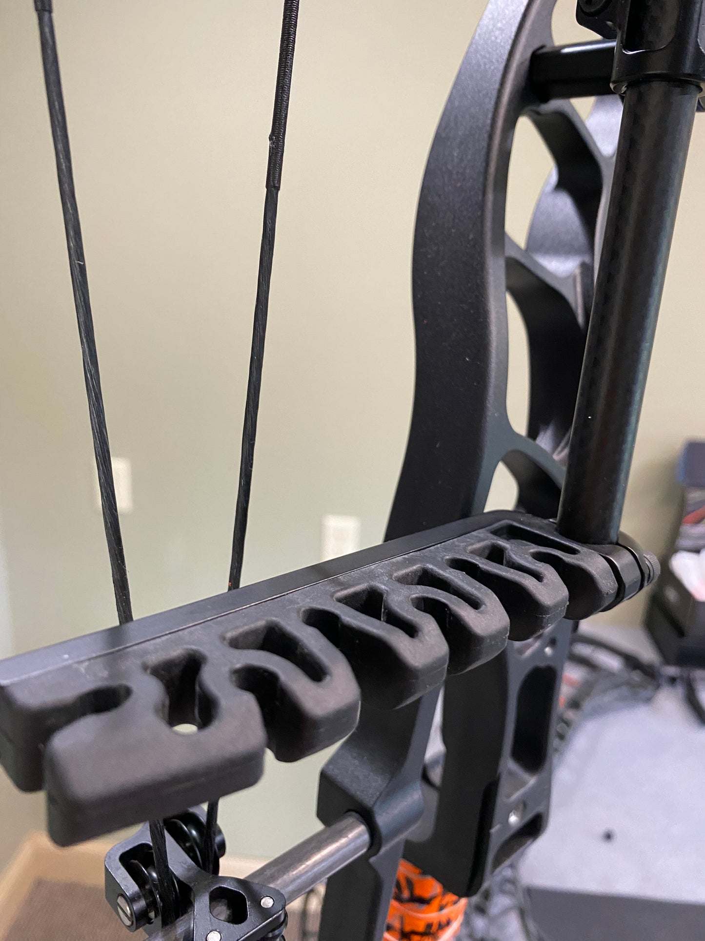 Hoyt Carbon Superlite Quick-Detach Quiver (6-Arrow) - Black | Used
