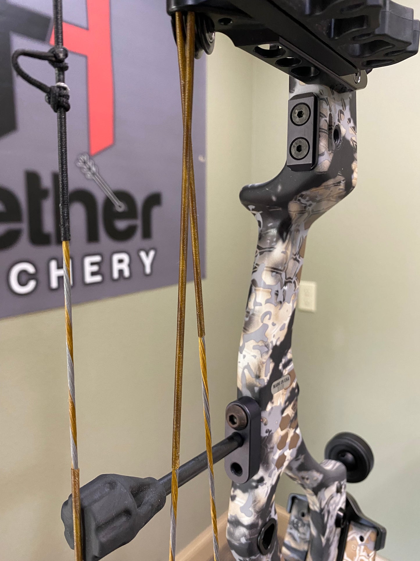 PSE Sicario FDS Compound Bow – Used | Right Hand, Kryptek Skyfall