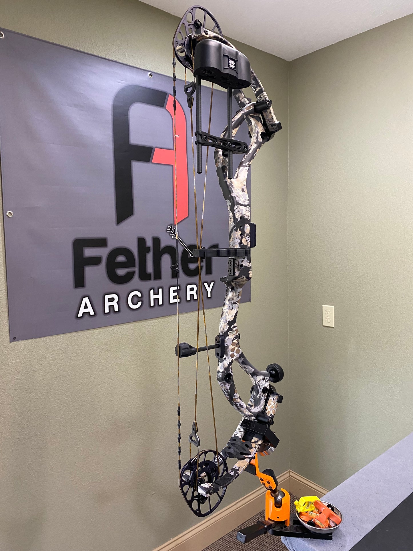 PSE Sicario FDS Compound Bow – Used | Right Hand, Kryptek Skyfall