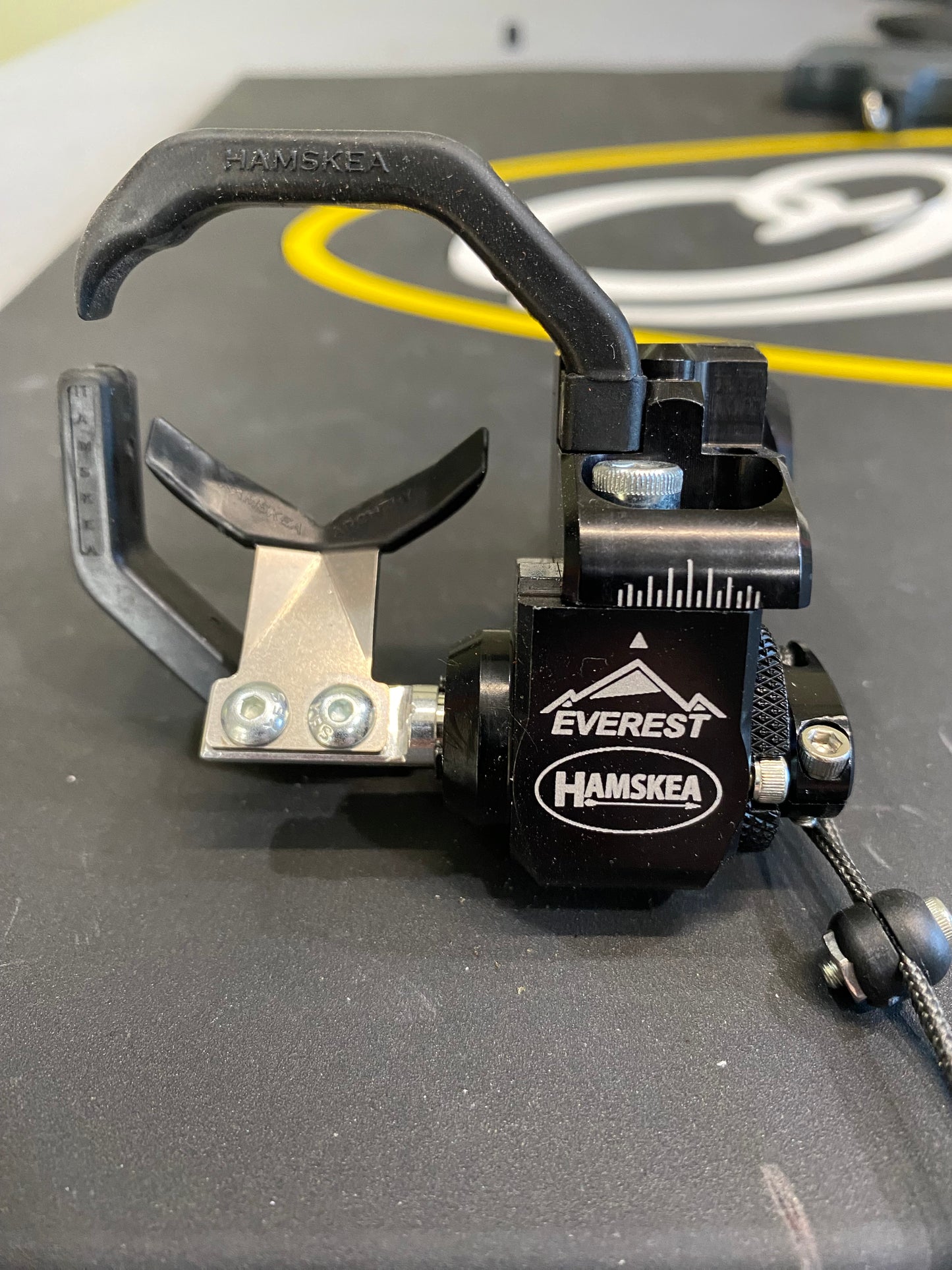 Hamskea Everest Drop Away Arrow Rest - Right Hand | Used