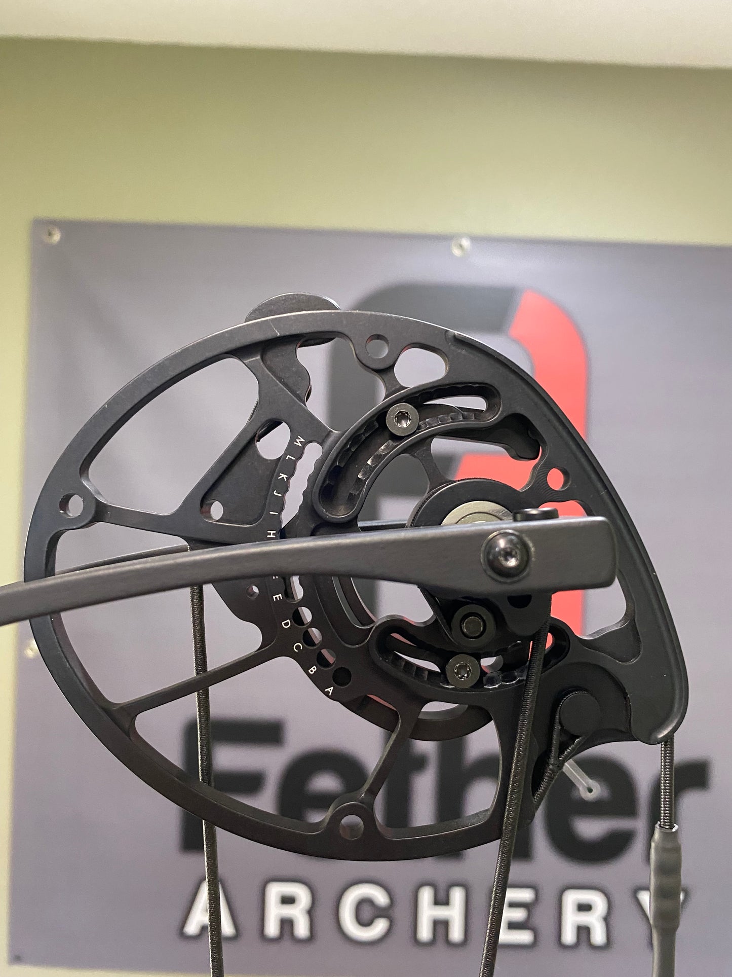 Hoyt Enduro Compound Bow | 70lb, 30" ATA, Right Hand – Blackout (Used)