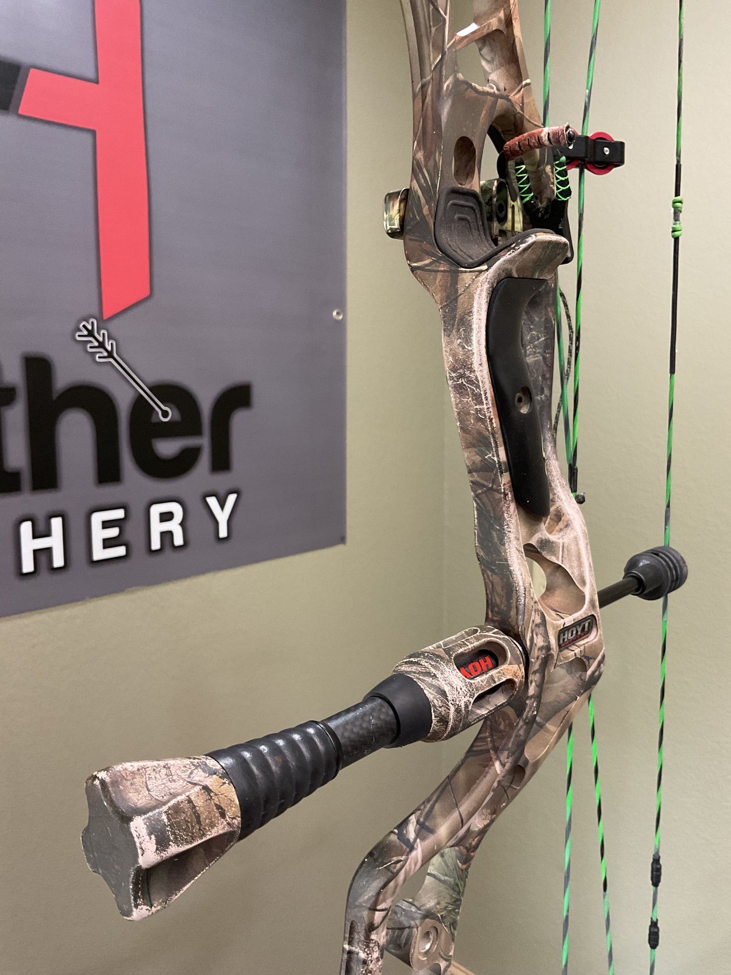 Hoyt Vector Turbo Compound Bow - Used | Right Hand 65lb