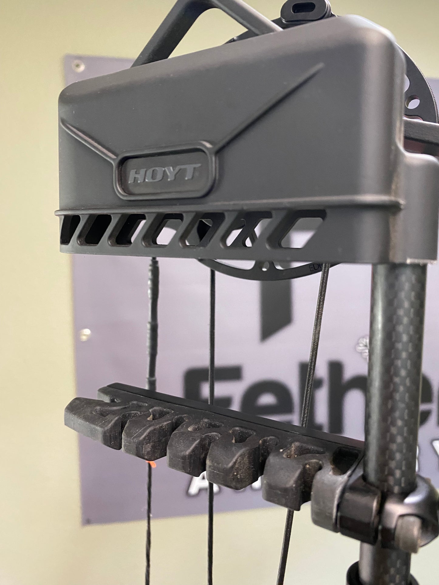 Hoyt Carbon Superlite Quick-Detach Quiver (6-Arrow) - Black | Used