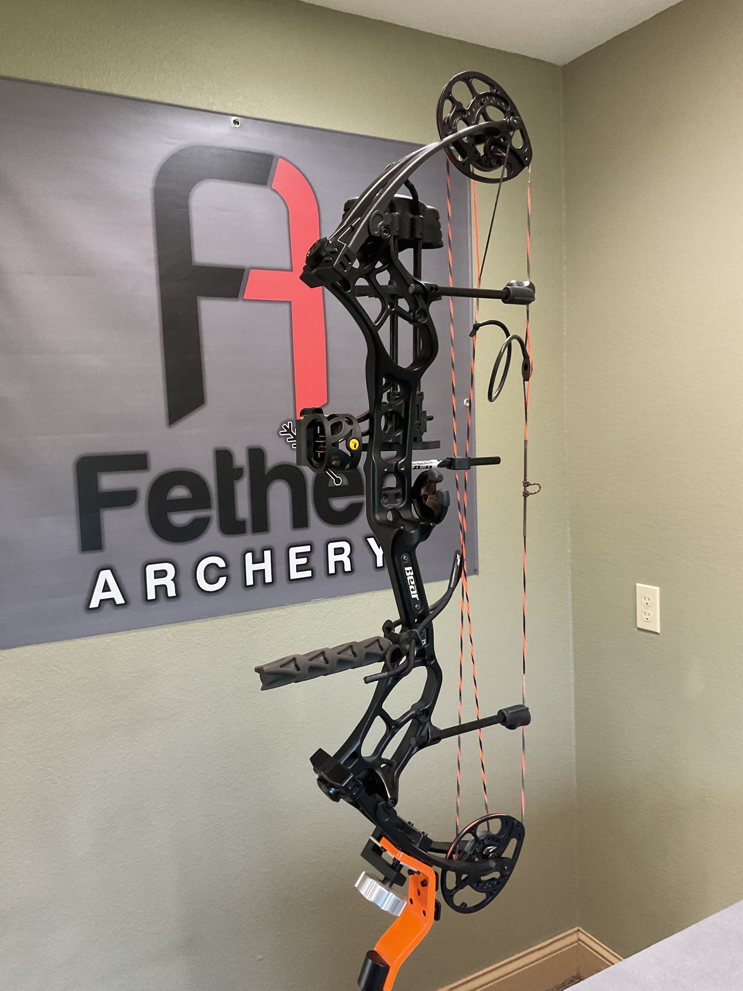 Bear Archery Threat RTH Compound Bow — 70lb RH