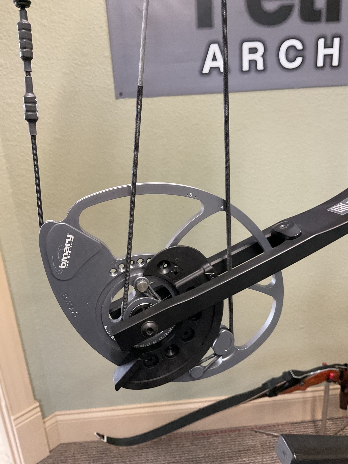 Diamond Edge Max 20-70Lb Right Hand Camo (Used)