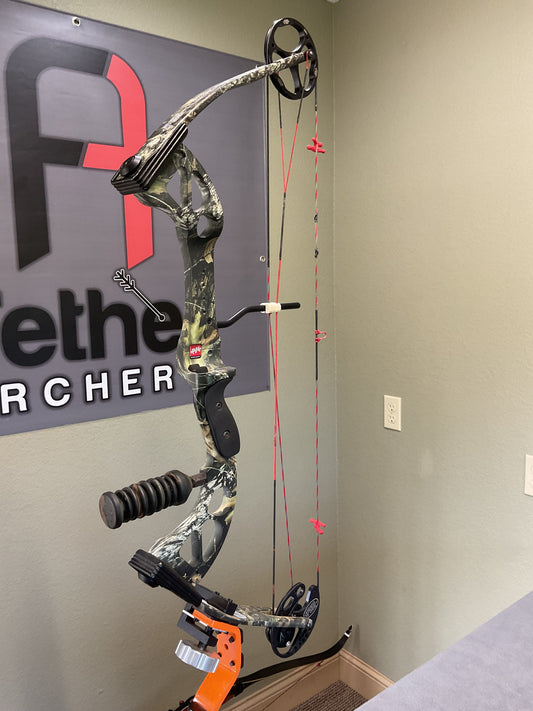 PSE Stinger 60lb RH Camo Compound Bow (Used)