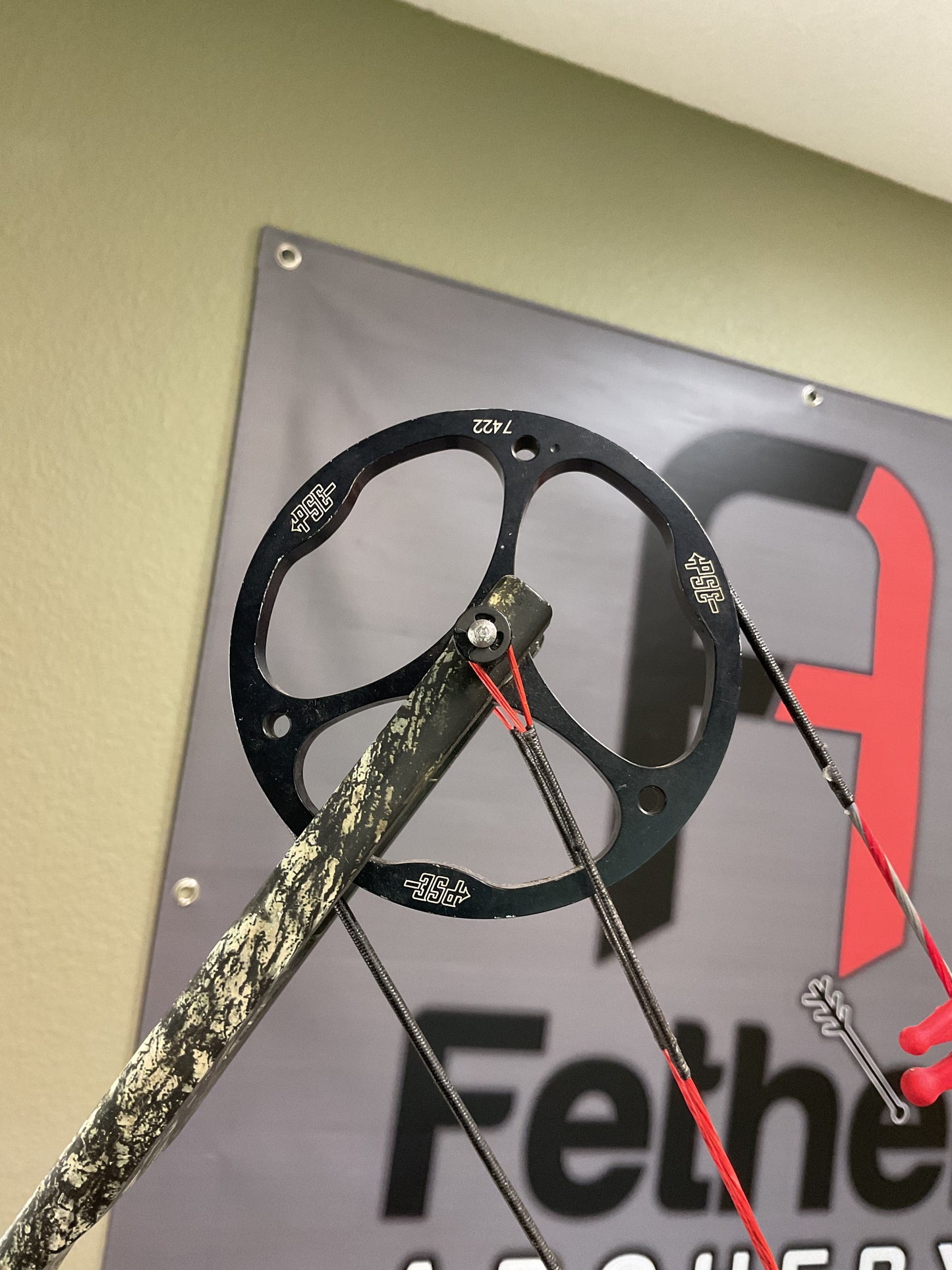 PSE Stinger 60lb RH Camo Compound Bow (Used)
