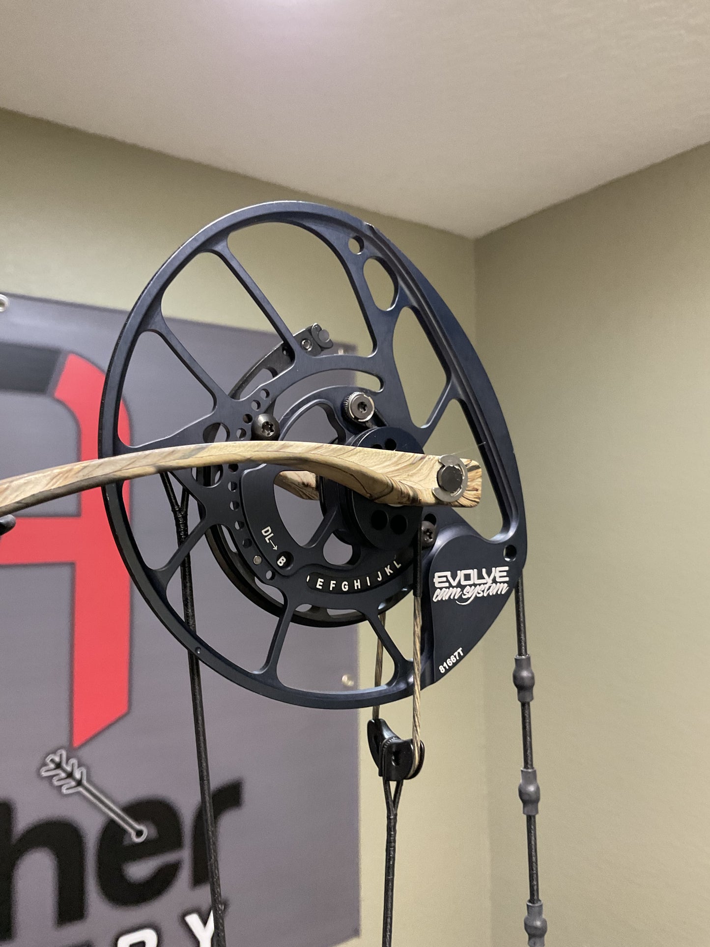 PSE Carbon Air® Stealth Mach 1 RH 60lb 25-30.5 DL Mossy Oak