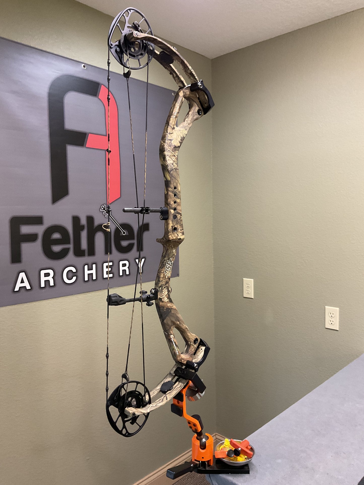 PSE Carbon Air® Stealth Mach 1 RH 60lb 25-30.5 DL Mossy Oak