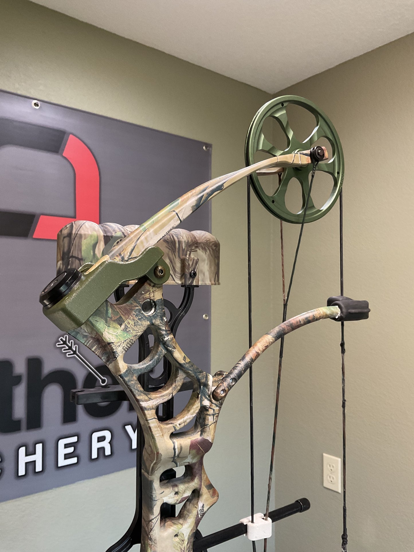 Bear Legion RH 70lb 26-31" DL Realtree